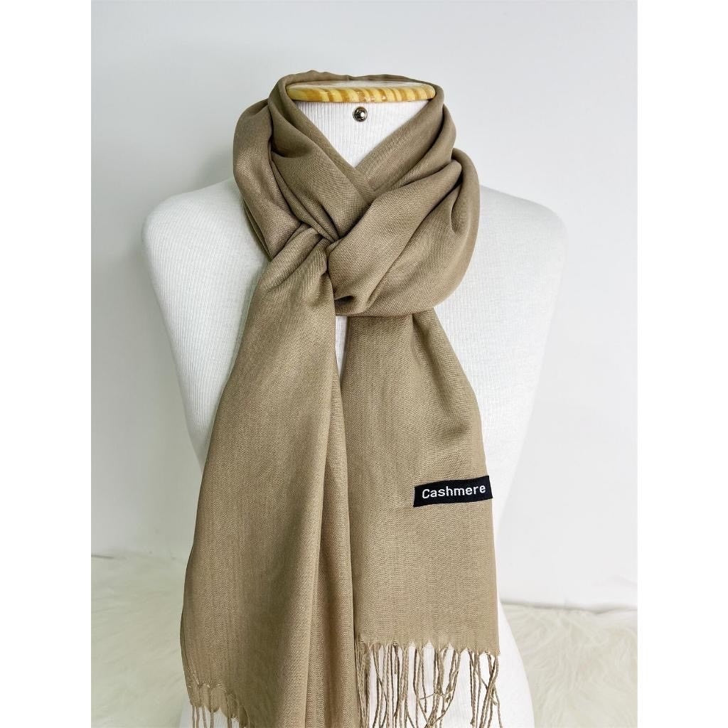 Cachecol Pashmina Unissex Liso 130g com Franjas